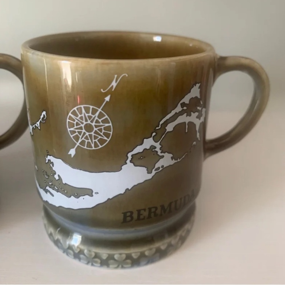 Two Irish Wade Porcelain Espresso Coffee Mugs/Tea Cups w/Shamrocks & Bermuda Map - Picture 3 of 11